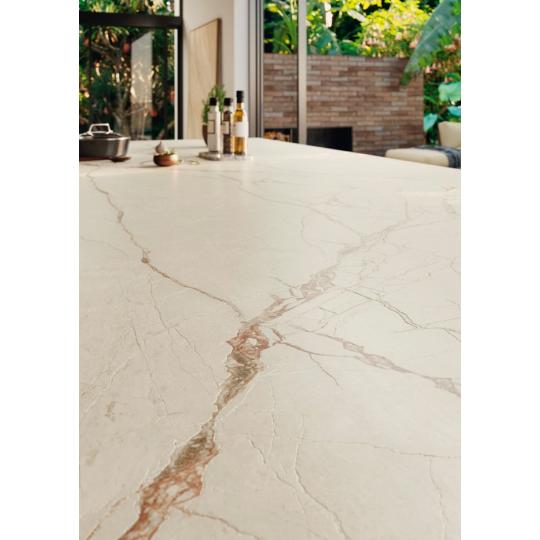 bezs erezetes elegans marvany hatasu burkolat jarolap kohatasu matt kulteri fagyallo kulonleges kvarcit csuszasmentes falburkoalt furdoszoba nappali grespania.jpg